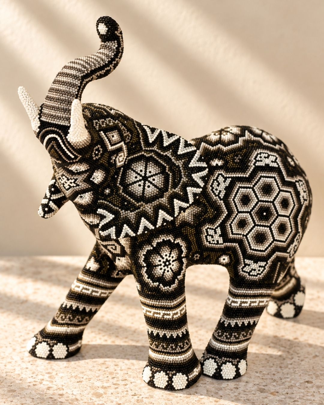 Elefante Huichol by Innovarte — SKU 16083736